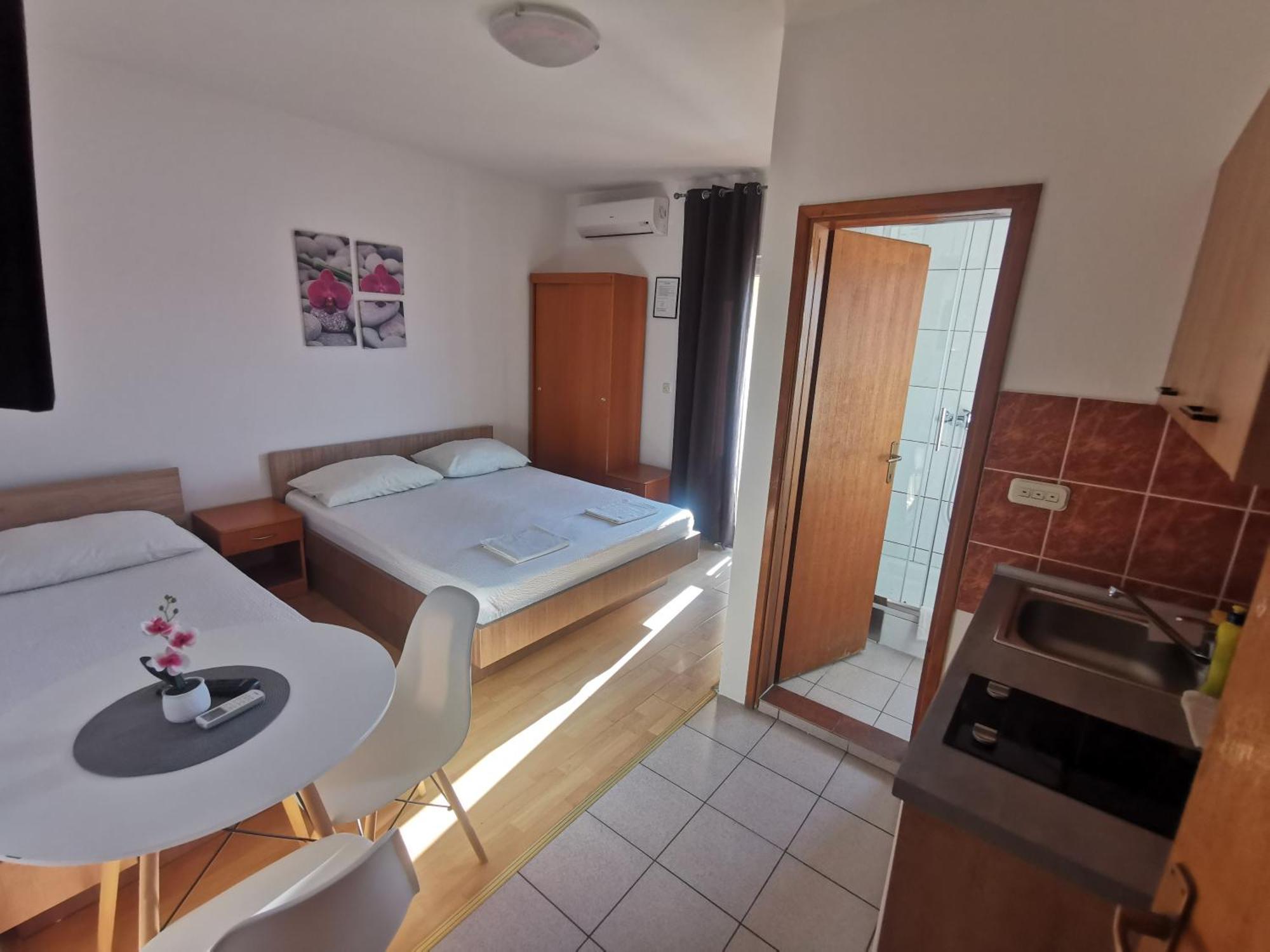 Apartmani Lezenic M ネウム エクステリア 写真