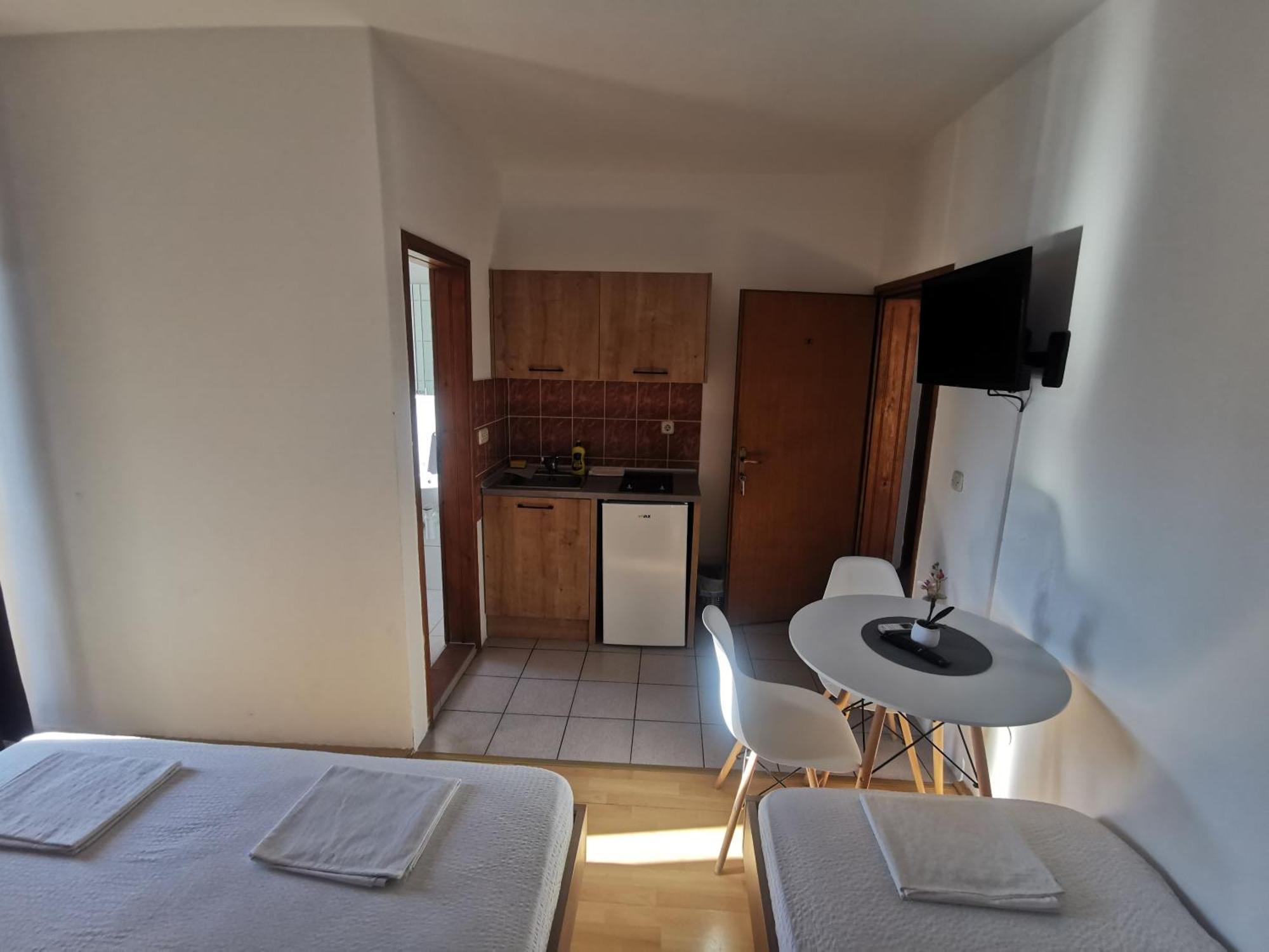 Apartmani Lezenic M ネウム エクステリア 写真