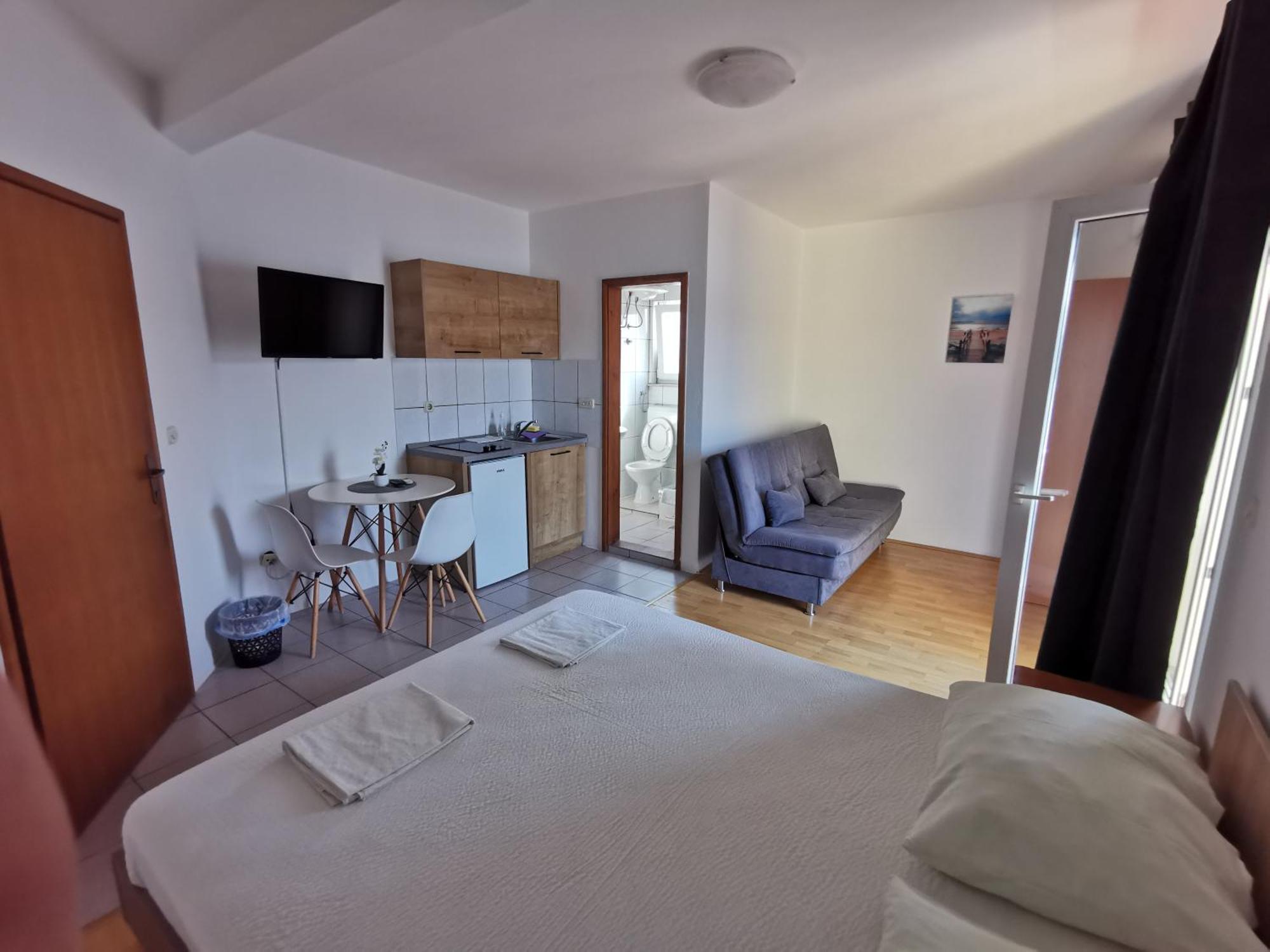 Apartmani Lezenic M ネウム エクステリア 写真