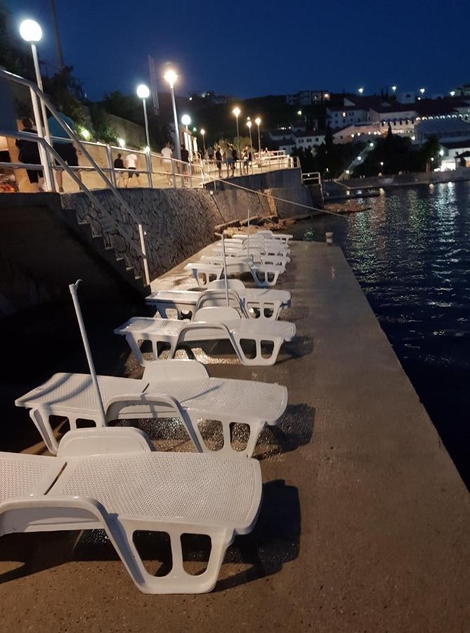 Apartmani Lezenic M ネウム エクステリア 写真