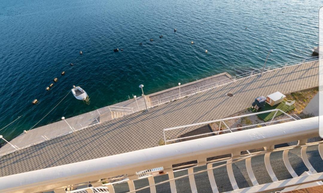 Apartmani Lezenic M ネウム エクステリア 写真